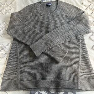 Patagonia Women's Gray Crewneck Sweater